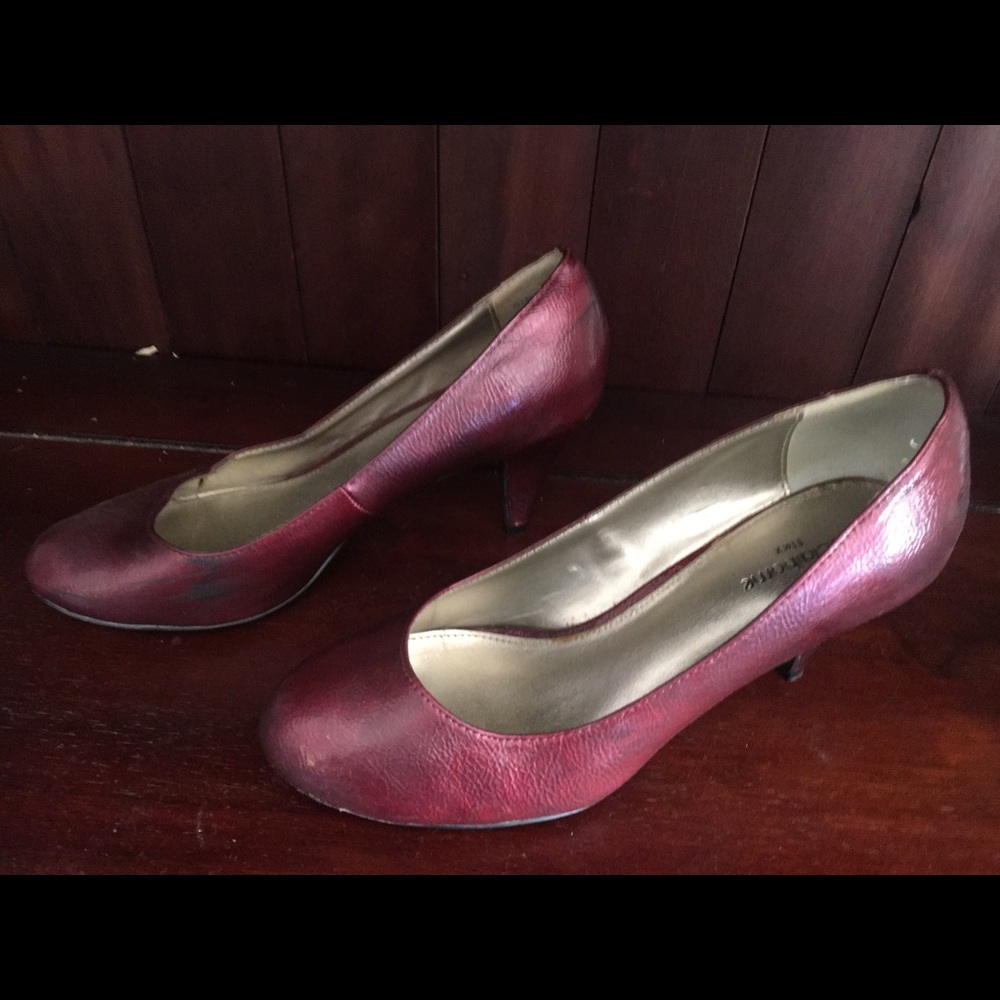 Red Liz Claiborne work pumps
